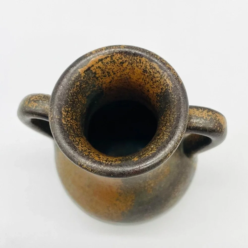 Unmarked handcrafted studio